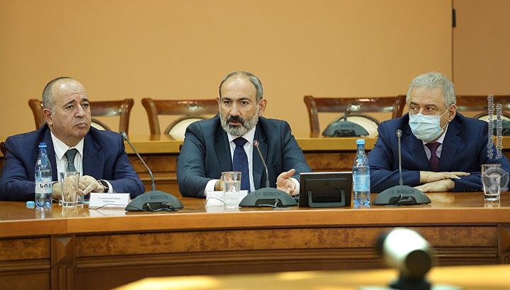 Մի՛ «բարեխոսեք» բազմաչարչար ժողովրդի համար... դուք այդքան չկաք