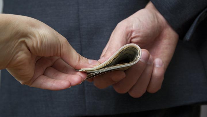 Լազբորատորիայի վարիչը խախտումները չարձանագրելու համար կաշառք է վերցրել