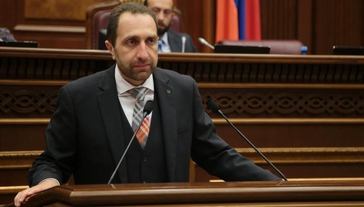 Գրիգոր Բեքմեզյանը դադարեցրել է ԲԴԽ անդամի լիազորությունները