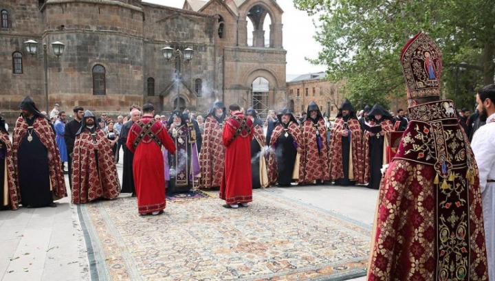Մայր Աթոռ Սուրբ Էջմիածնում տեղի է ունեցել Հայոց ցեղասպանության սուրբ նահատակների ոգեկոչման արարողություն