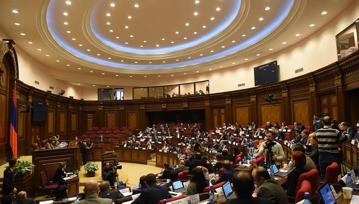 ՃՈ տուգանքներ, զենքի մասին օրենքի, տոների և հիշատակի օրերի փոփոխություն․ ԱԺ նիստը․ ՈւՂԻՂ