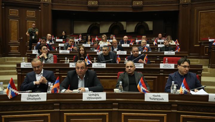 Ինչ կլինի, եթե ընդդիմությունը ամբողջությամբ մանդատները վայր դնի․ Iravunk.com