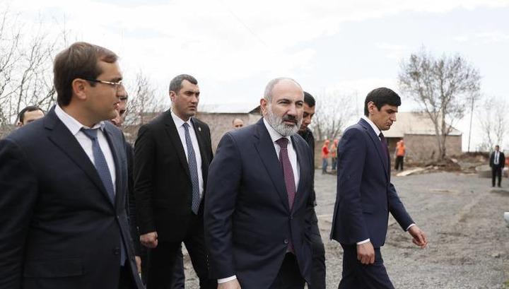 Փաշինյանը Արագածոտն է գնում ասֆալտապատված ճանապարհների բացմանը մասնակցելու․ «Հրապարակ»