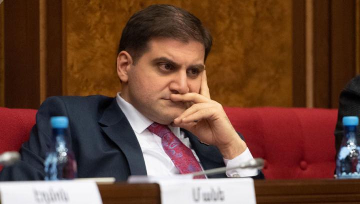 «Բանակից թռած» և մոր դեմ ցուցմունք տվածը խոսում է հայրենիքից ու արժանապատվությունից. politik.am