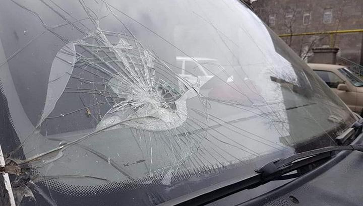 Երեկ գիշերն ադրբեջանցիները քարեր են նետել զոհված զինածայողների մարմինները տեղափոխող մեքենայի վրա