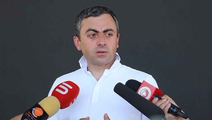 Ո՛չ, իհարկե. Իշխան Սաղաթելյանը հայտնեց, որ ընդդիմությունը ՔՊ կամ կառավարության նախաձեռնած նիստերի չի մասնակցի