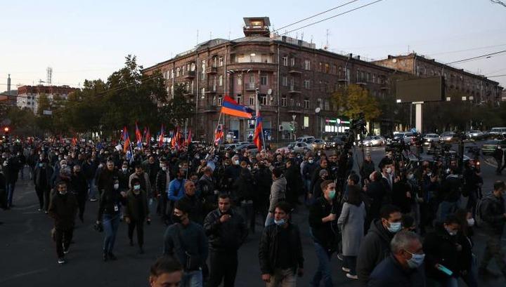 Արցախից եկած փախստականներին իշխանական պաշտոնյաները սպառնում են զրկել կացարանից․ «Հրապարակ»