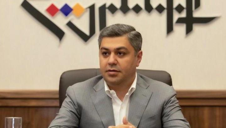 Հաղթել սեփական պարտությունը․ Արթուր Վանեցյան․ «Հրապարակ»