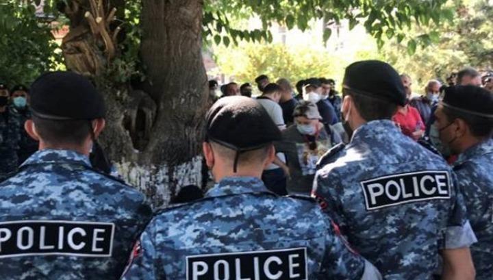 ԱԱԾ-ի մոտ գտնվող քաղաքացիները ոսկյա իրեր, դրամապանակ են կորցրել․ 168.am