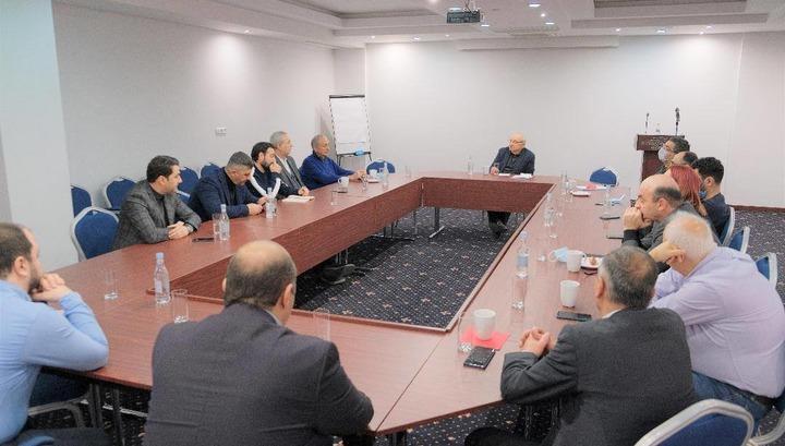 Վազգեն Մանուկյանը հանդիպել է ՏՏ 15 առաջատար ընկերությունների ղեկավարների հետ