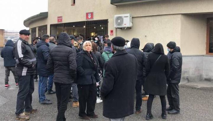 Ծնողները փորձել են խոչընդոտել ժամկետային զինծառայողների վերադարձն իրենց զորամասեր. ՀՀ ՊՆ