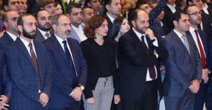 Մինչ տնտեսությունը սողալով է զարգանում, մինչ աղքատությունը խորանում է, իշխանականները սրընթաց արագությամբ հարստանում են ու բարգավաճում․ «Փաստ»