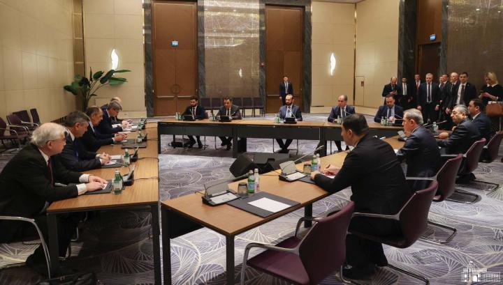 Լավրովը Միրզոյանի և Բայրամովի  հետ քննարկել է տարածաշրջանի տրանսպորտային կապերի բացումը