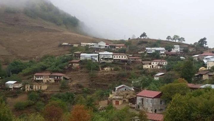 Շիրակի մոտ 20 կամավորագրված պաշտոնյաներ Շուշիի Հին Շեն գյուղի մոտ հայտնվել են շրջափակման մեջ․ «Առավոտ»