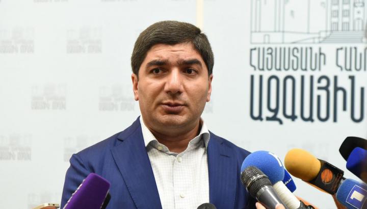 «1000 դրամների» հիմնադրամը 9 ամիս շարունակ նիստ չի գումարում․ Մեսրոպ Մանուկյան