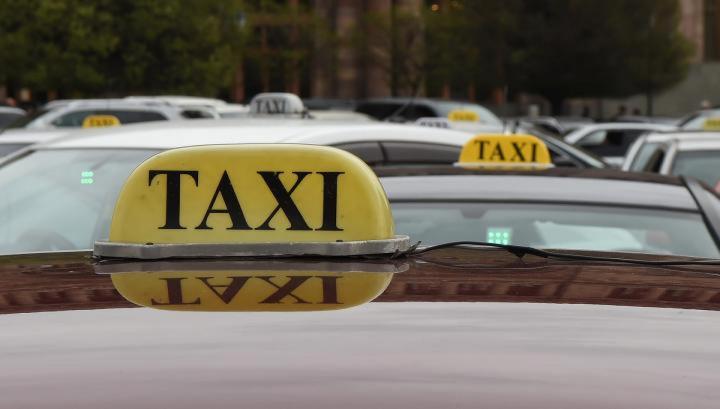«Զվարթնոց» օդանավակայանի տարածքում առանց լիցենզիայի տաքսի ծառայություն մատուցողներին կտուգանեն