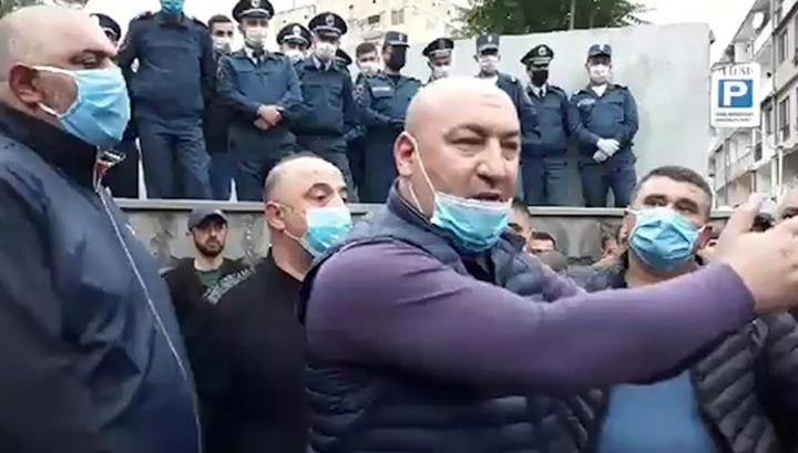 Էս ի՞նչ մասկի շոու ա, մարդուն ծեծեն, հետո ասեն՝ շփոթվե՞լ ենք․ քաղաքապետ