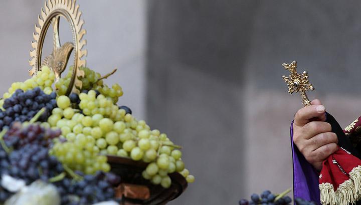 Հայ առաքելական եկեղեցին նշում է Աստվածածնի Վերափոխման տոնը՝ Խաղողօրհնեքը