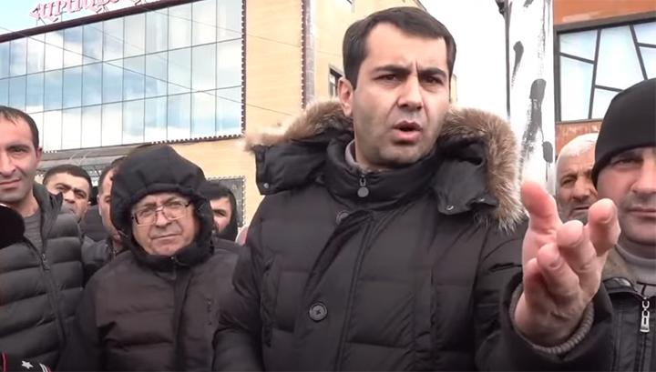 «Հլը մոտ արի տենամ խի՞ ես գոռում». Մարզպետի հետ հանդիպումը լարված է անցնում