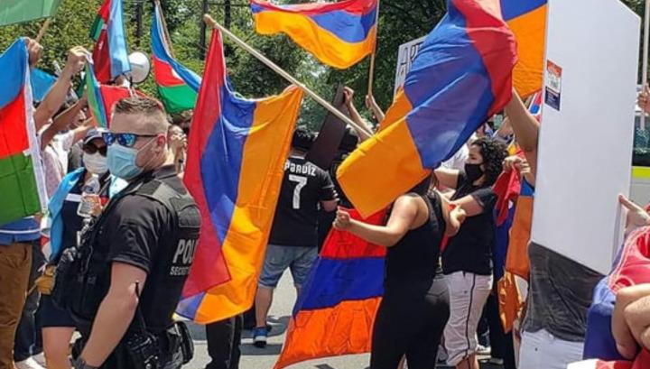 Ամերիկահայերի բողոքի ակցիան՝ Ադրբեջանի դեսպանատան մոտ