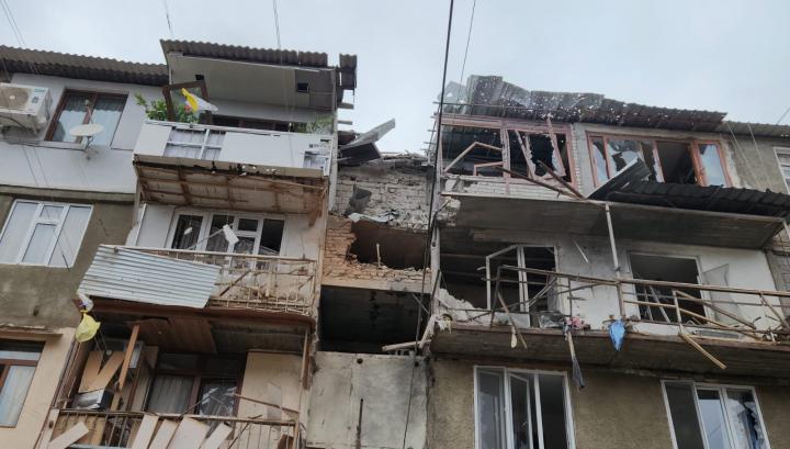 Ստեփանակերտը և այլ բնակավայրերը ենթարկվում են զանգվածային հրետանային և հրթիռային ռմբակոծության և օդային հարվածների. Արցախի ԱԳՆ