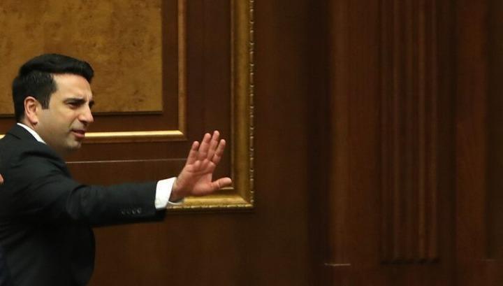 Ես այդ մանրուքին չեմ տիրապետում. Ալեն Սիմոնյանը՝ ադրբեջանցիների՝ մեր տարածքից հետքաշման մասին