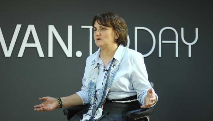 Վարչապետի աթոռին նստած այս մարդն իր անվերջանալի լայվերով շարունակում է իր ավերիչ ծրագիրը. Մարգարիտ Եսայան