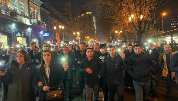 Ազատագրական շարժումը պահանջում է Փաշինյանի և Արմեն Սարգսյանի հրաժարականը