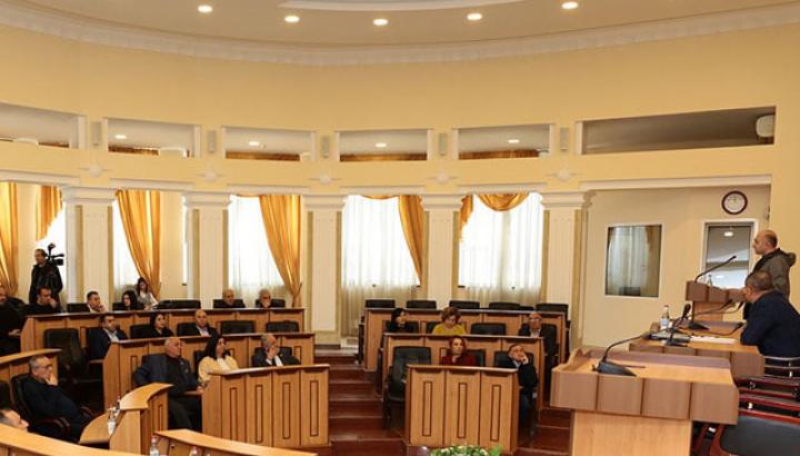 Արցախի խորհրդարանում քննարկում է տեղի ունեցել գազի սակագնի սուբսիդավորման թեմայով