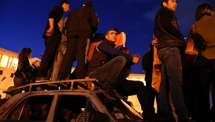 Նույն պարագայում ադրբեջանցիները քանի՞ օր կհանդուրժեին Մեհրիբանին և Ալիևին գահի վրա․ Սևակ Հակոբյան